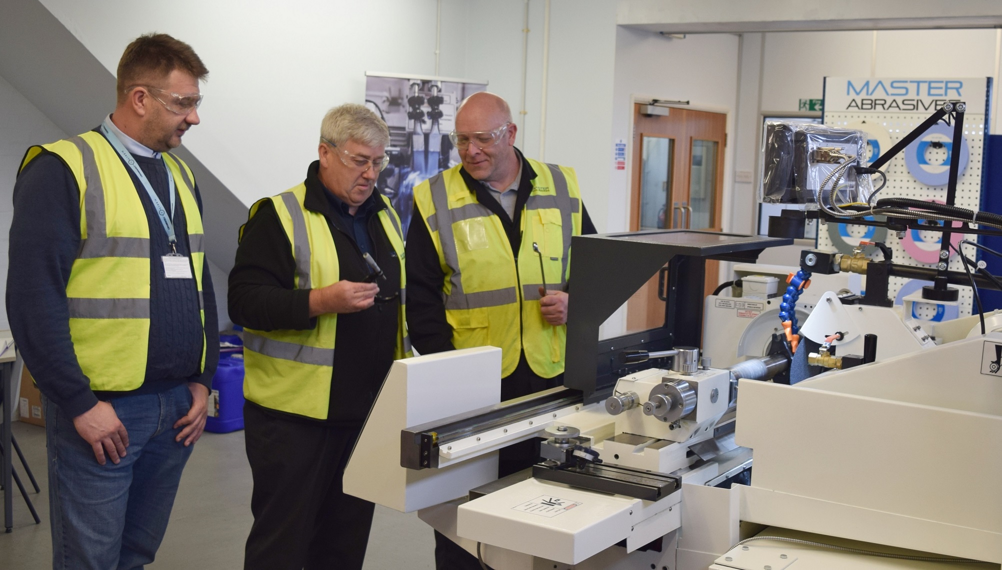 Our applications engineers can provide technical advice on the grinding process
